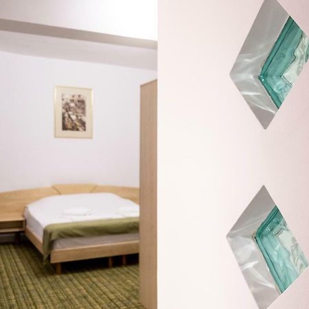 ホテル Casa Gabriela ブカレスト エクステリア 写真