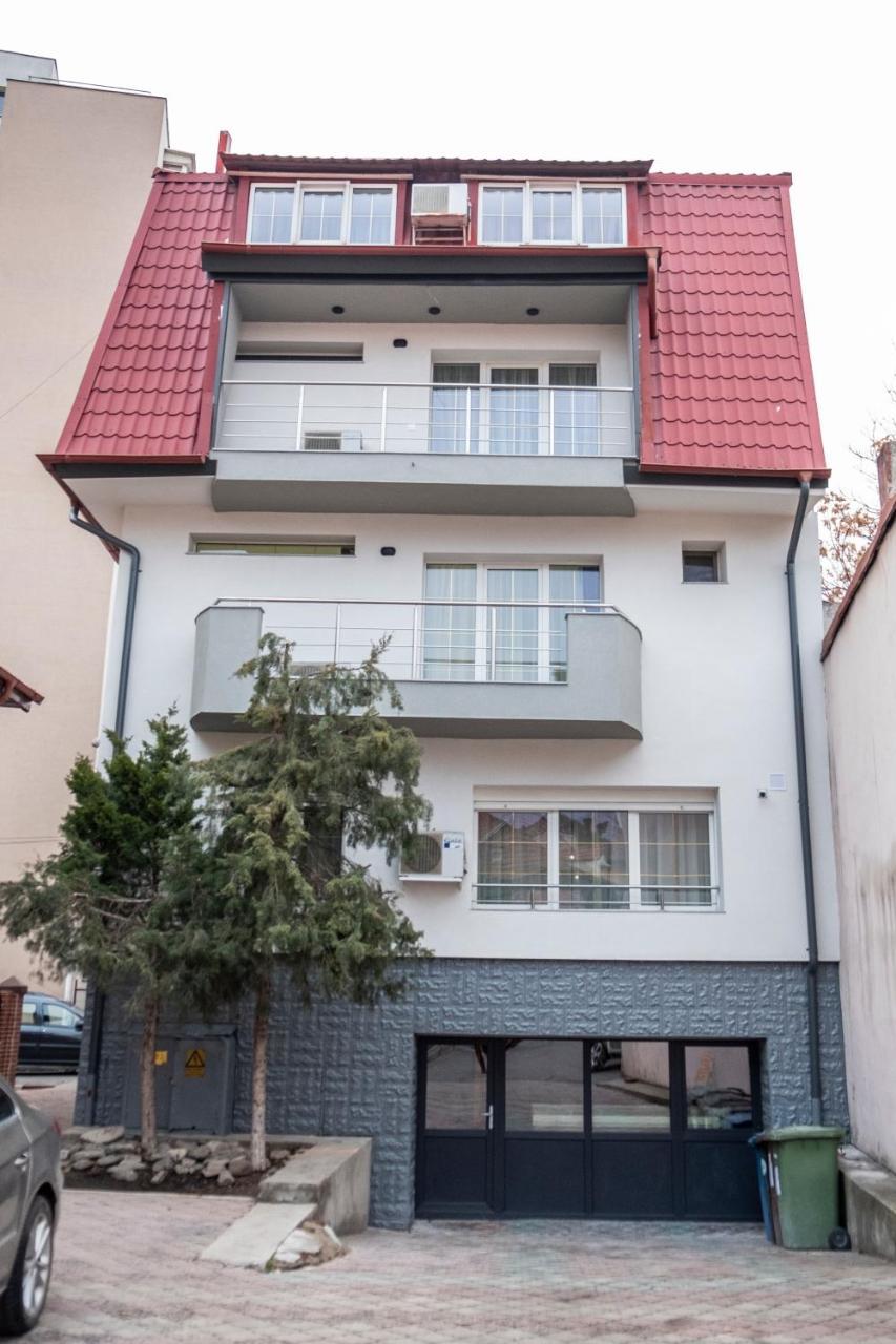 ホテル Casa Gabriela ブカレスト エクステリア 写真