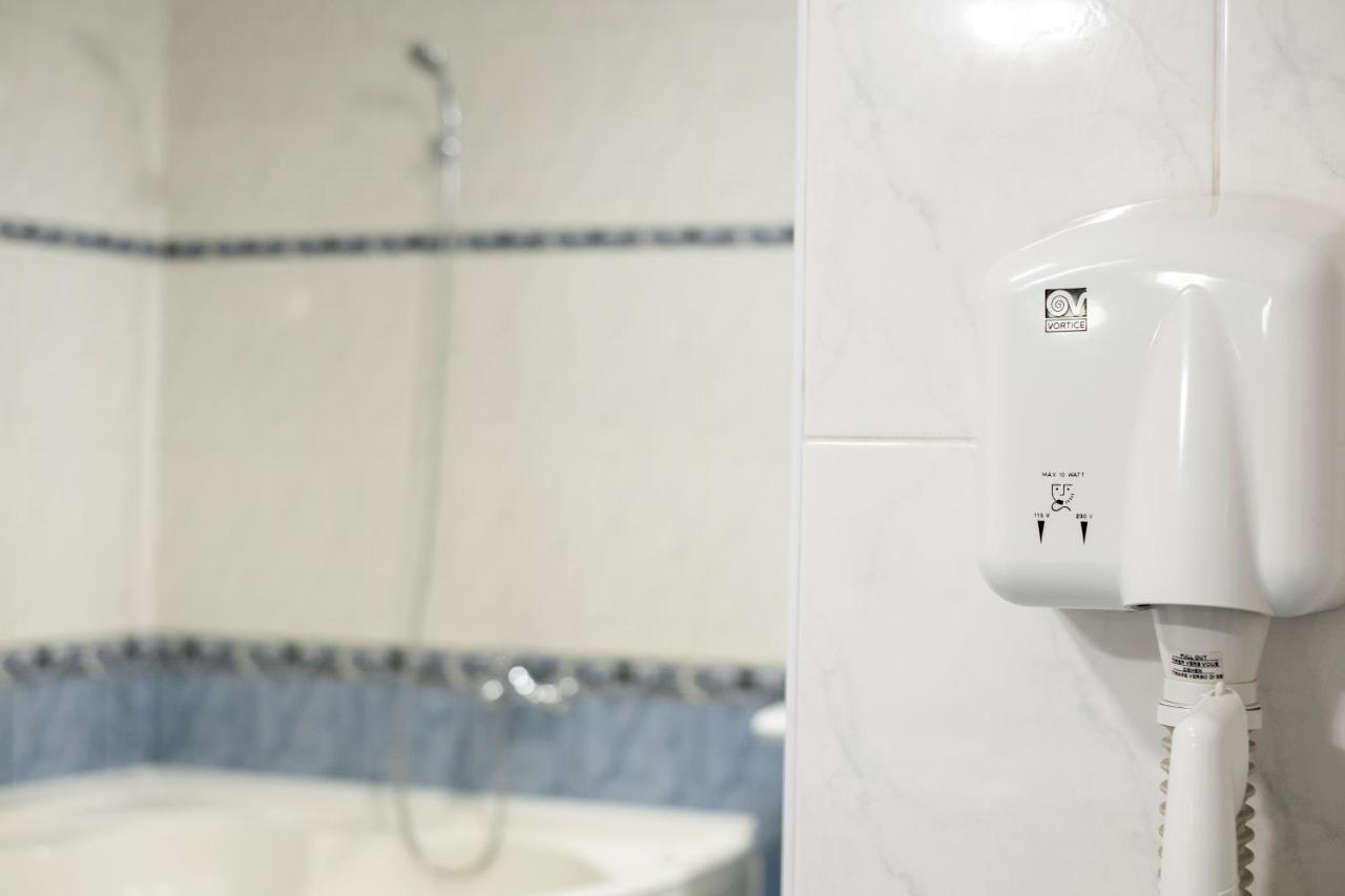 ホテル Casa Gabriela ブカレスト エクステリア 写真