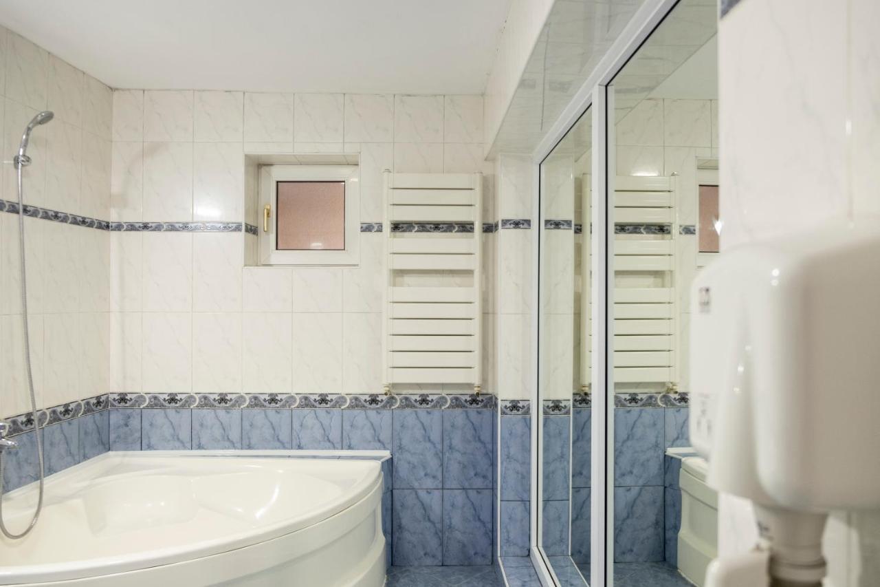 ホテル Casa Gabriela ブカレスト エクステリア 写真