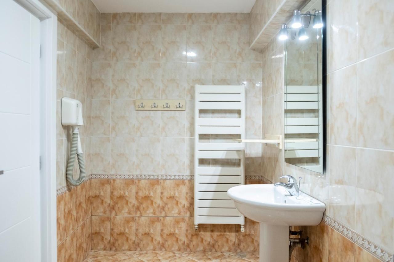 ホテル Casa Gabriela ブカレスト エクステリア 写真
