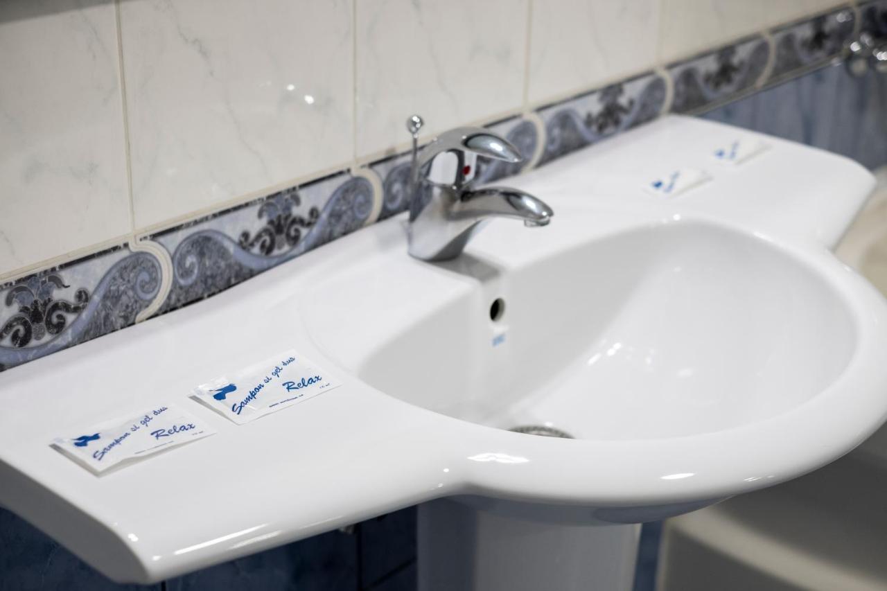 ホテル Casa Gabriela ブカレスト エクステリア 写真