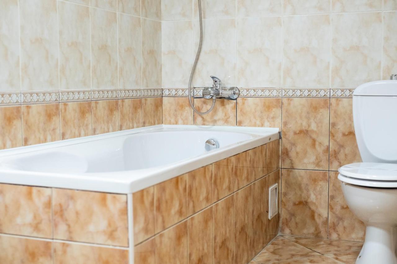 ホテル Casa Gabriela ブカレスト エクステリア 写真