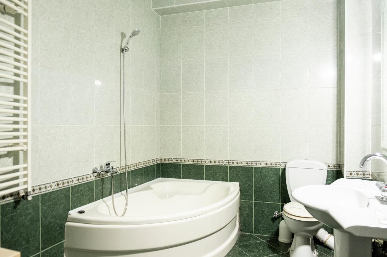 ホテル Casa Gabriela ブカレスト エクステリア 写真