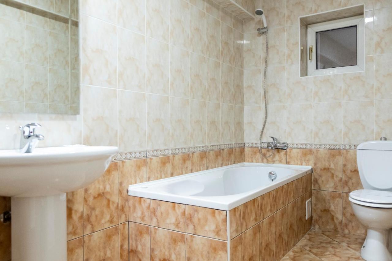 ホテル Casa Gabriela ブカレスト エクステリア 写真