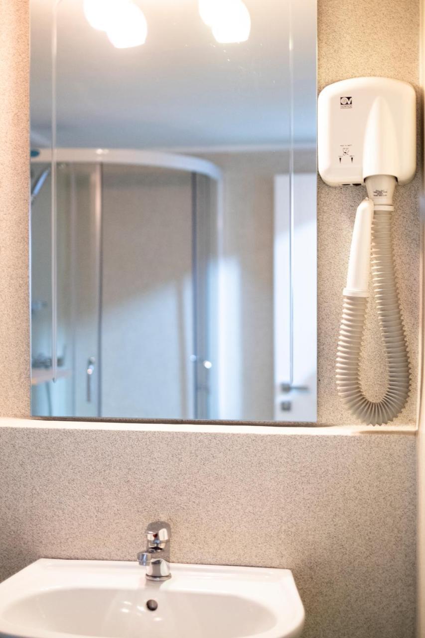 ホテル Casa Gabriela ブカレスト エクステリア 写真
