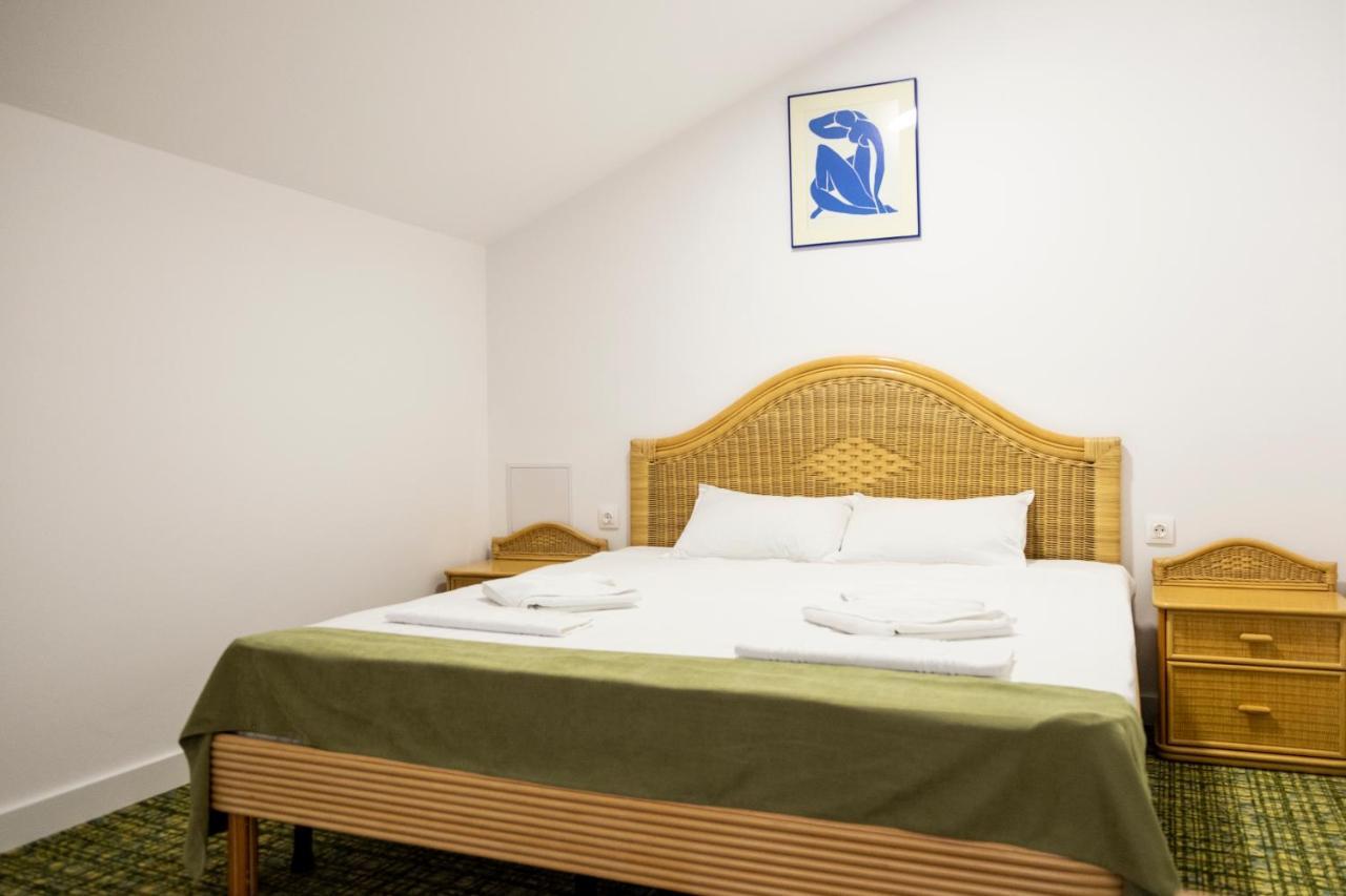 ホテル Casa Gabriela ブカレスト エクステリア 写真
