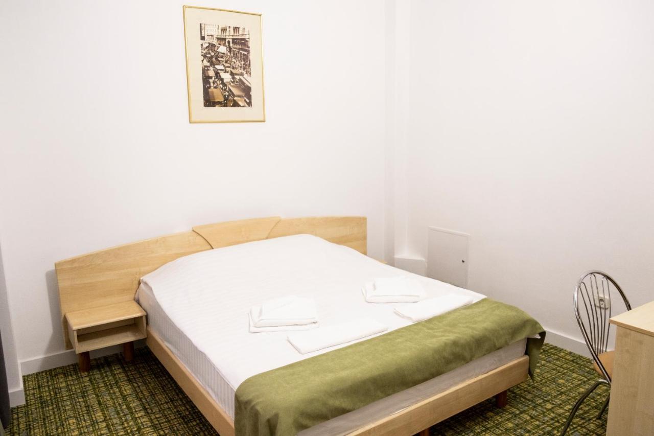 ホテル Casa Gabriela ブカレスト エクステリア 写真